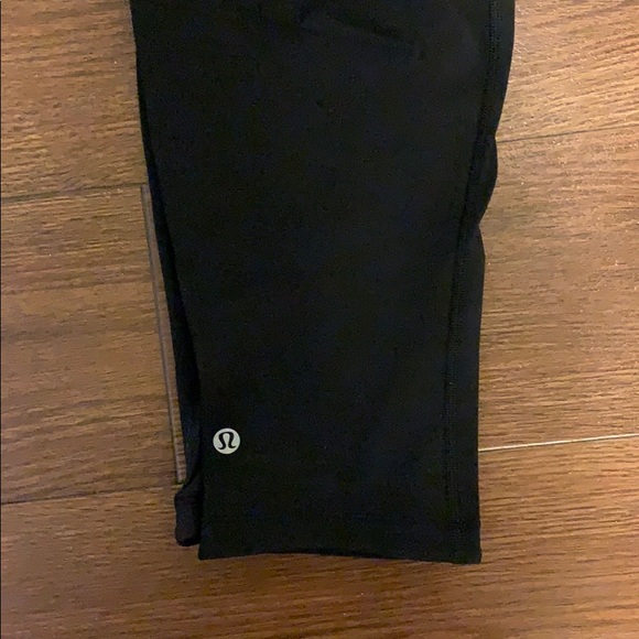 Cropped Lululemon leggings. - Picture 4 of 4